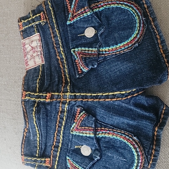 True Religion shorts, size 27, Bobby section - Picture 2 of 7